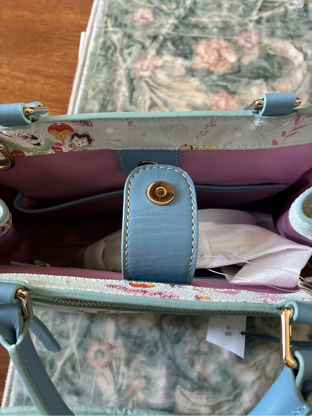 Dooney & Bourke x Disney Rabbit crossbody satchel - Picture 4 of 7